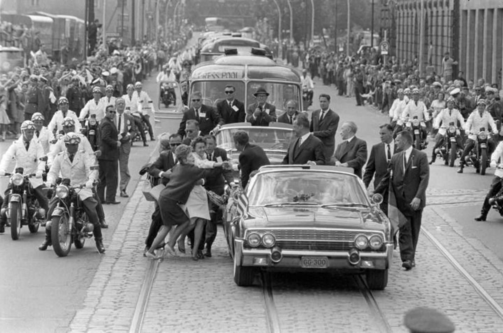 1963 El Presidente Estadounidense John F Kennedy Es Asesinado 