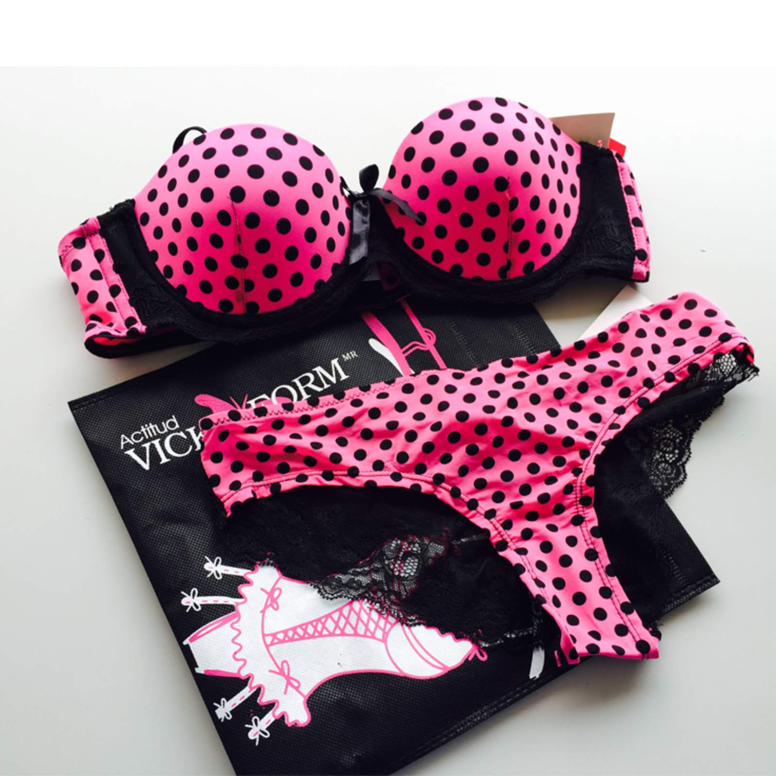 cuidado con el perro lenceria