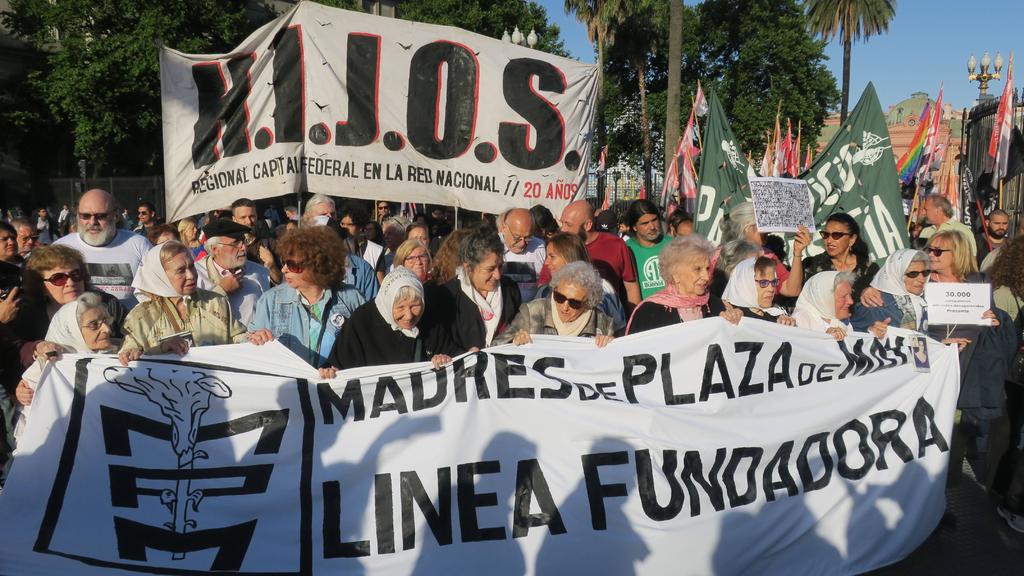 Abuelas Plaza de Mayo