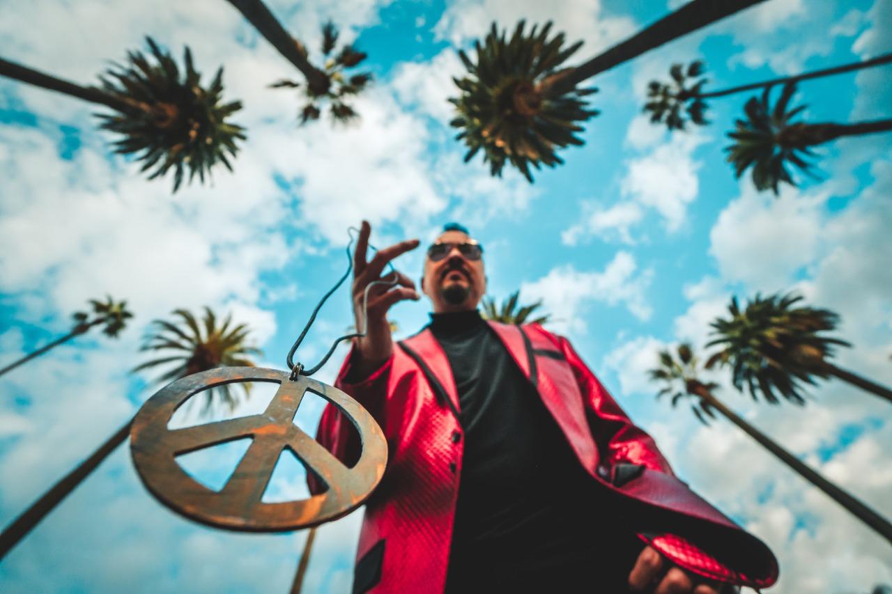 Pepe Aguilar Sigue En Los Setentas