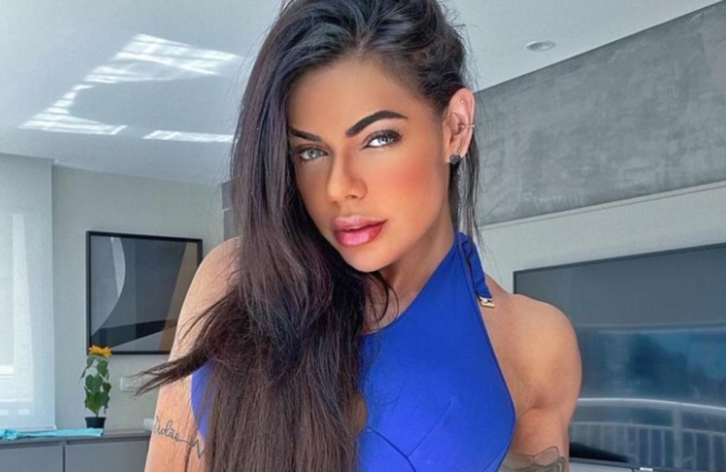 Suzy Cortez ’eleva la temperatura’ entre la arena para Instagram