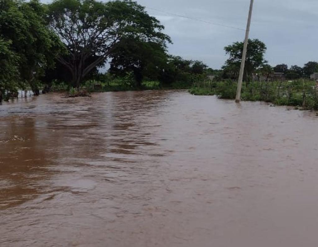 Lluvias dejan derrumbes y deslaves en Oaxaca - Vimarsana News