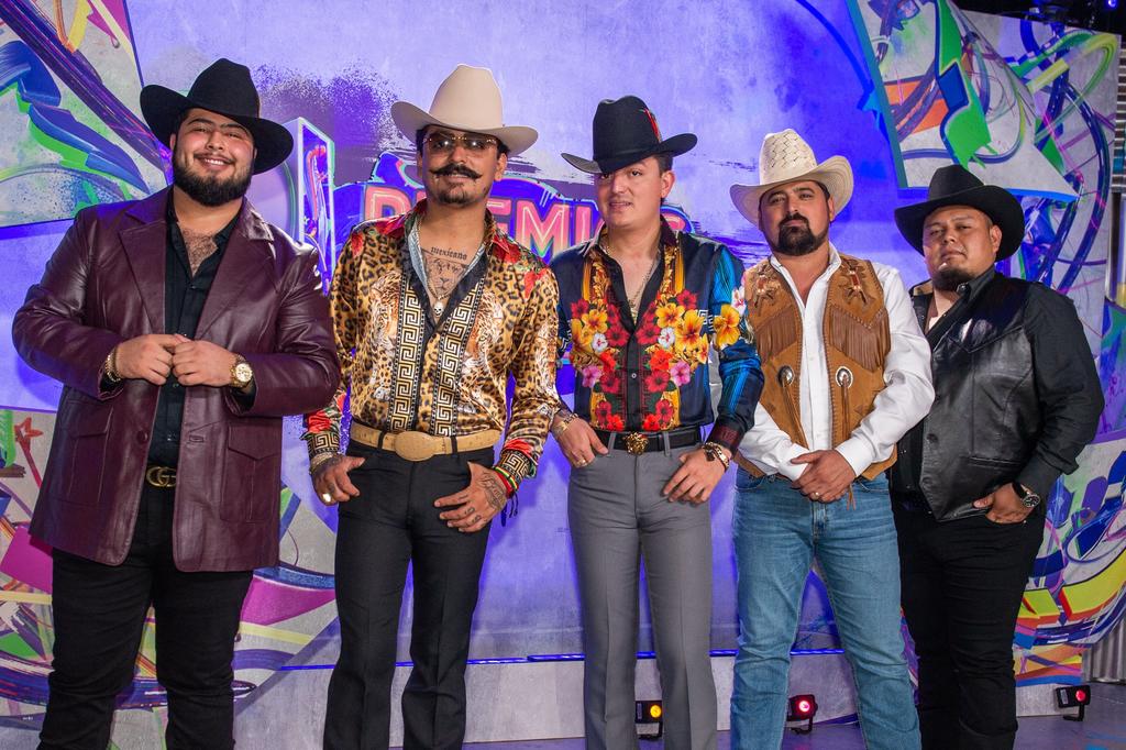 Triunfan Los Dos Carnales en los Premios Juventud - Vimarsana News