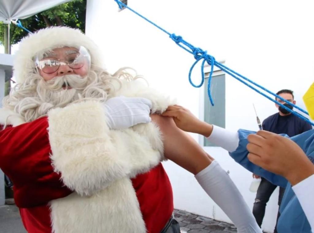 'Reportan' que Santa Claus acudió a recibir vacuna antiCOVID en Puebla - Vimarsana News