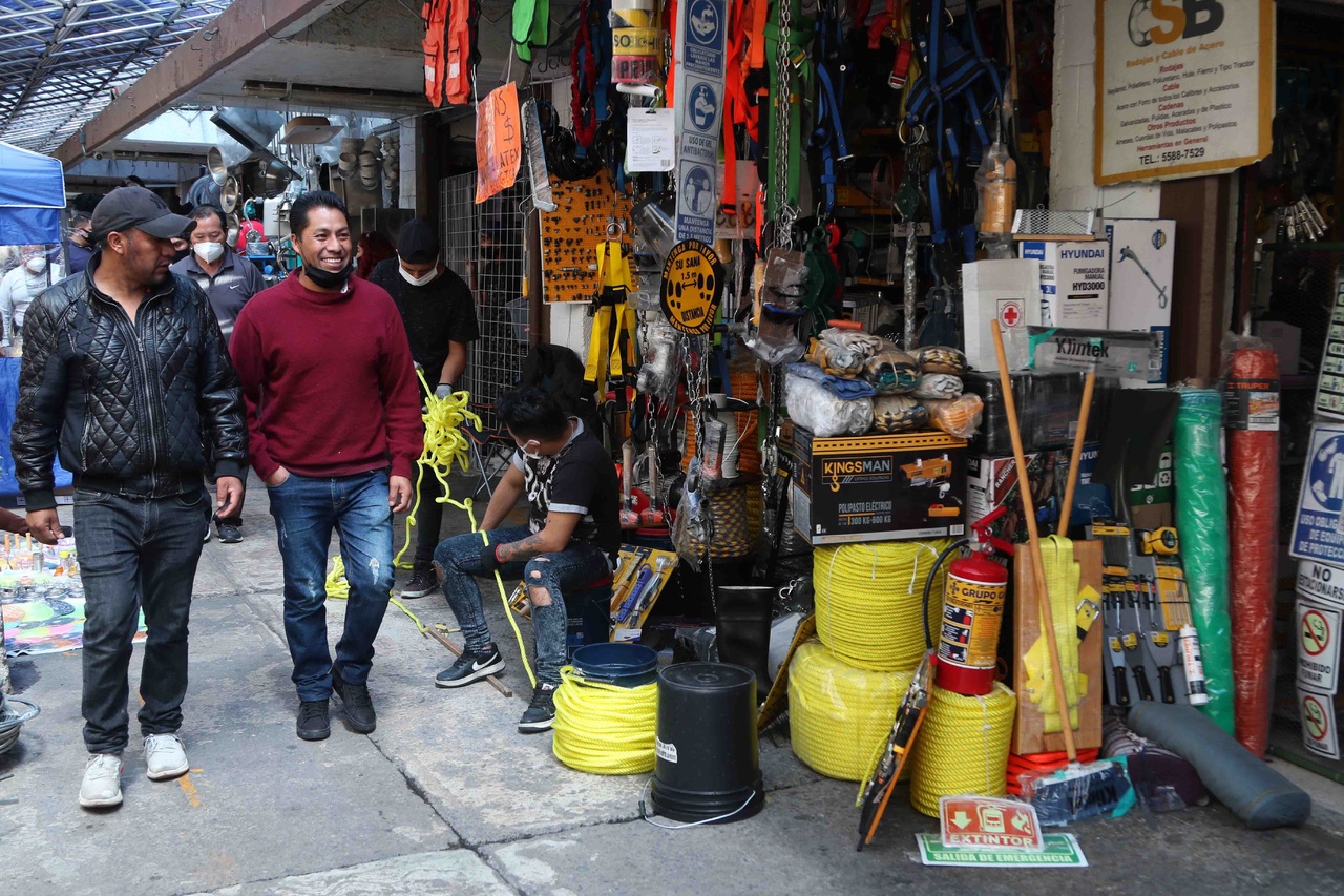 Se recuperan más empleos informales - Vimarsana News