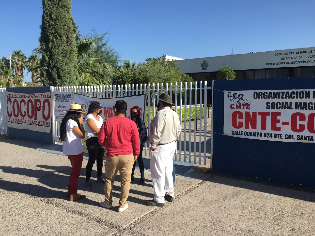 Maestros exigen pago en Gómez - Vimarsana News