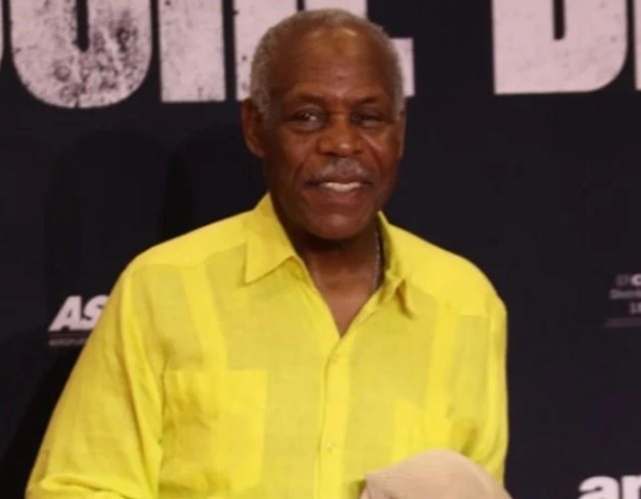 Danny Glover llega a Los Pinos para presentar 'Noche de fuego' - Vimarsana News