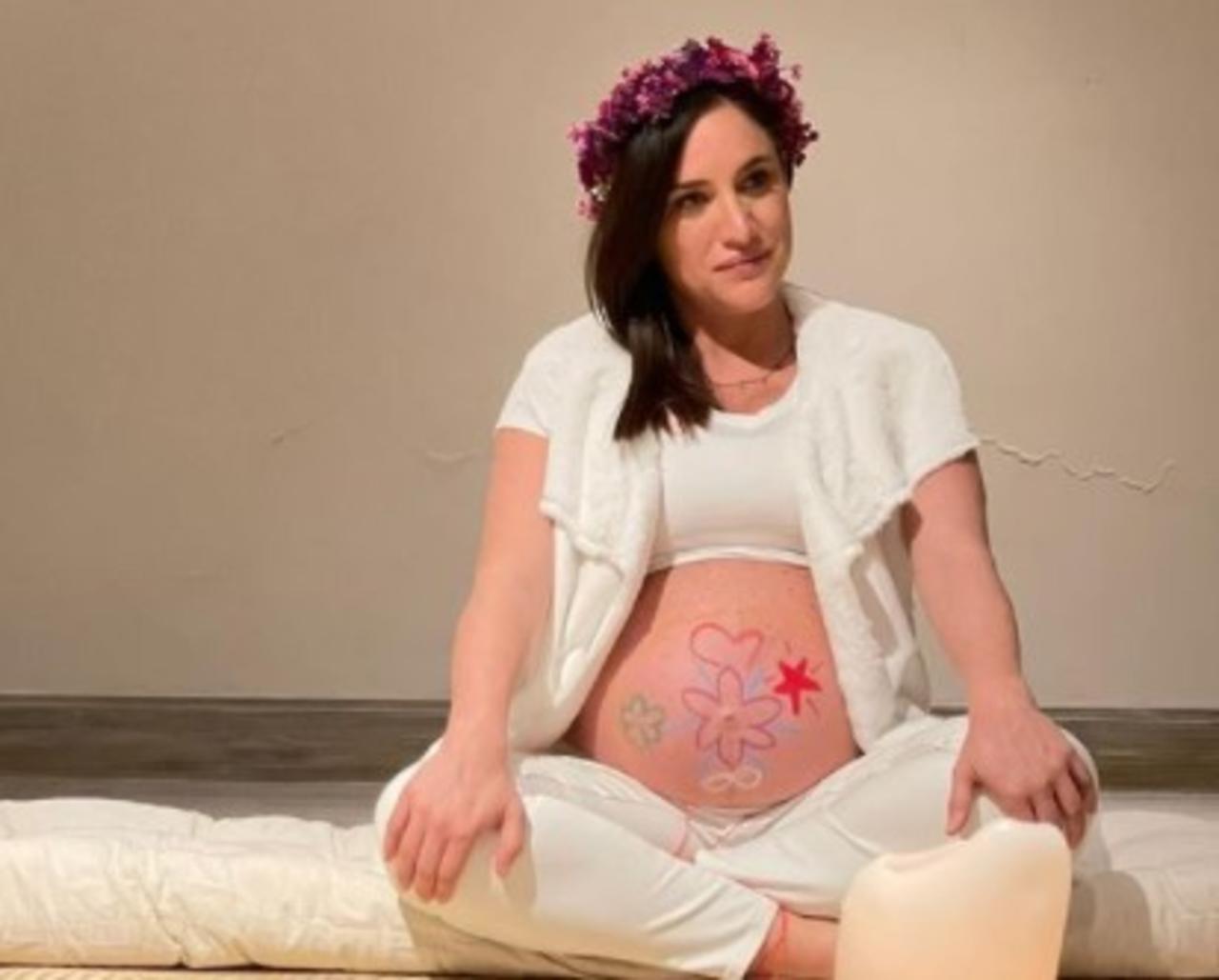 Danielle Dithurbide se despide de su noticiero para convertirse en mamá - Vimarsana News