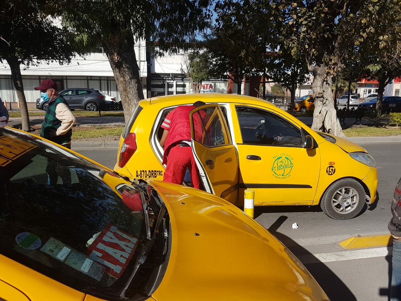 Pasajera de taxi resulta lesionada luego de choque en Torreón