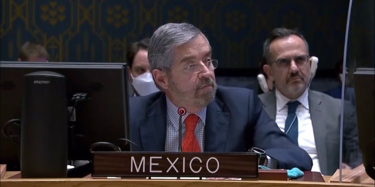 México condena 'atrocidades' en Ucrania y pide investigar posibles crímenes de guerra