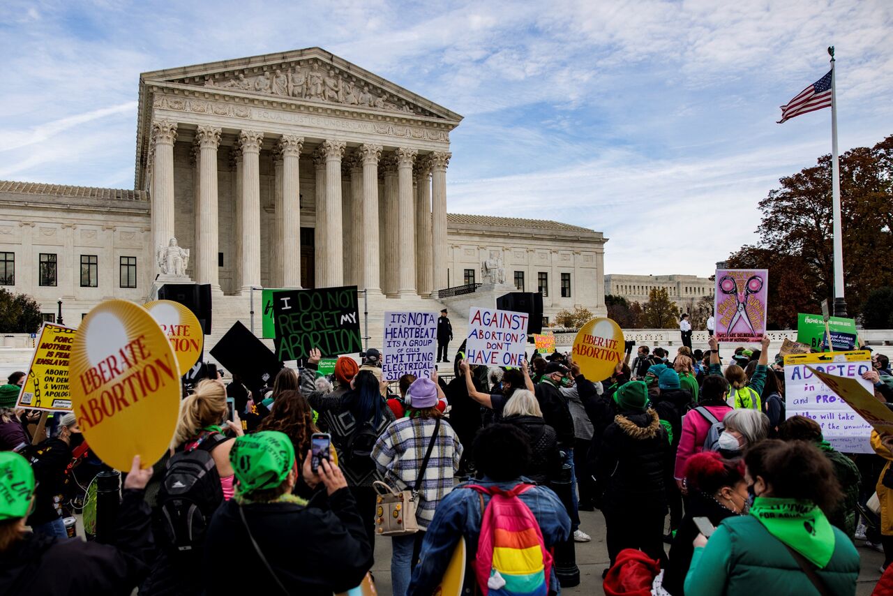 Corte Suprema de Estados Unidos ha votado a favor de anular derecho al aborto, según borrador