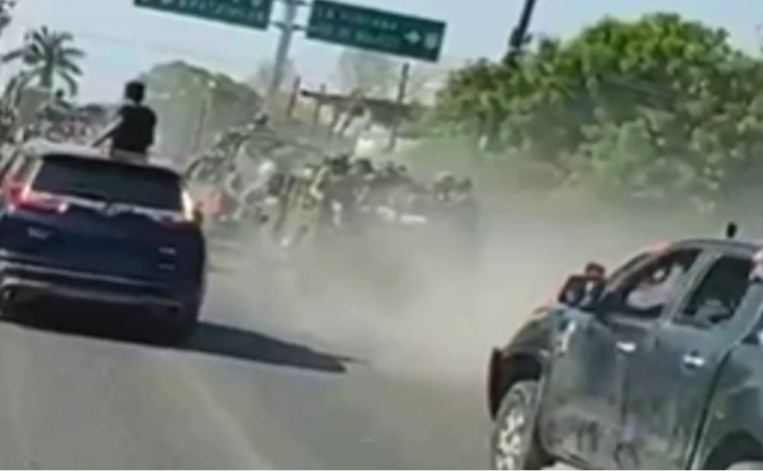 VIDEO: Así fue la persecución de convoy militar por grupo armado en Nueva Italia, Michoacán