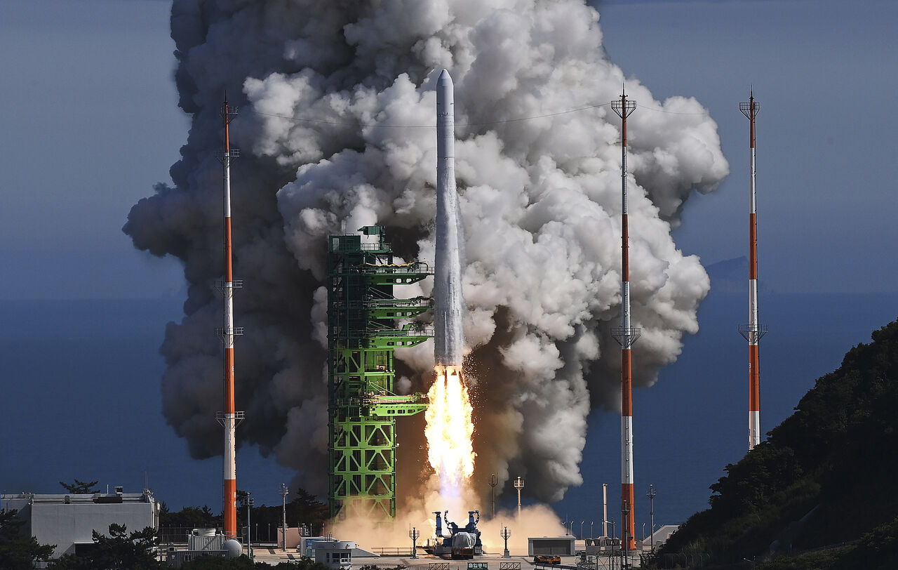 Corea del Sur lanza su primer satélite utilizando tecnología propia