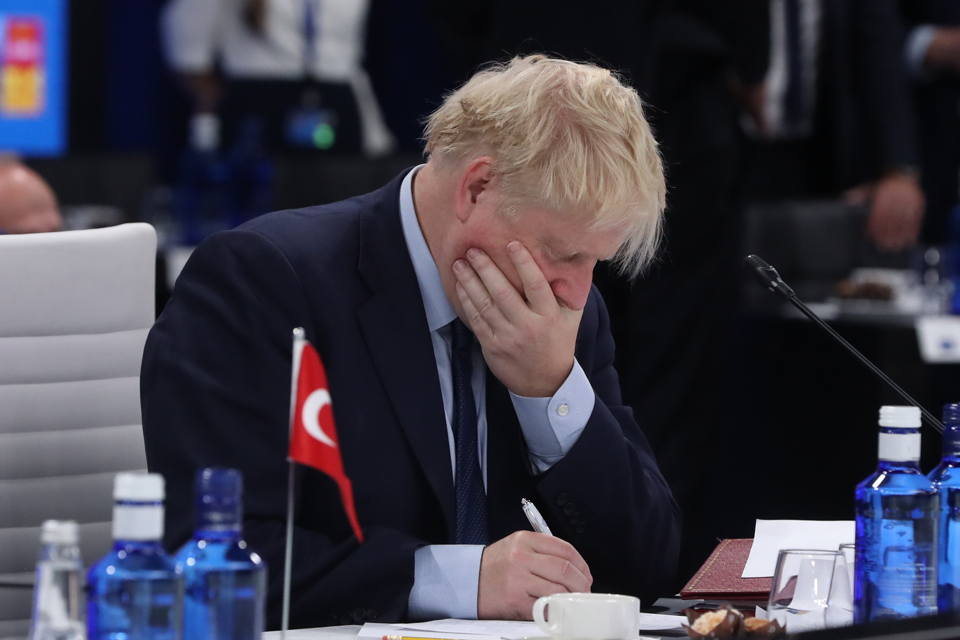 Почему ушли в отставку. Почему ушли в отставку. 25 декабря 1991 г. Почему ушли в отставку. Почему ушли в отставку.